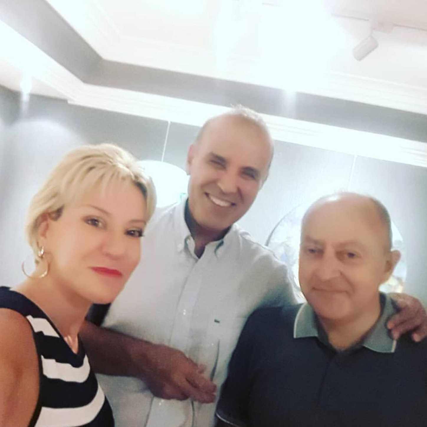 Hakikat Anları – Özge Koz Kişisel Resim Sergisi Hakikat Anları sergisinde Özge Koz'un MAJİ Gallery & Decorist'te sergilenen soyut resim çalışmaları — 7